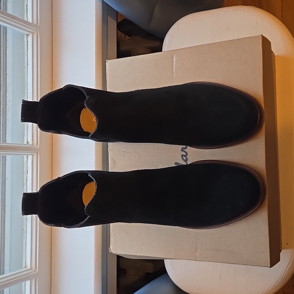 Clark's black suede ankle boots  WMS. 7.5M new in box. Clarkdale Arlo - Picture 1 of 8